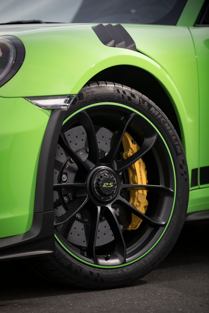 Illustration for article titled Put These Very Good 2019 Porsche 911 GT3 RS Photos In Your Life